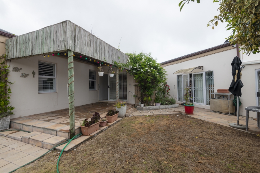 5 Bedroom Property for Sale in Country Club Western Cape